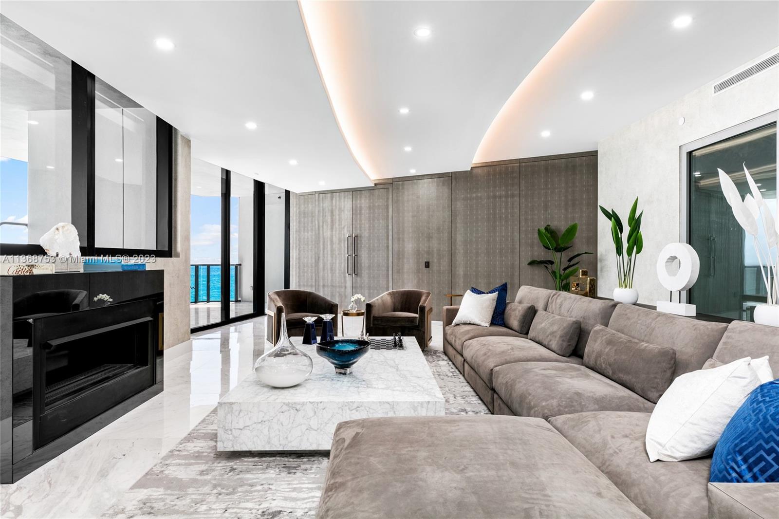 18555 COLLINS AVENUE COND - Residential