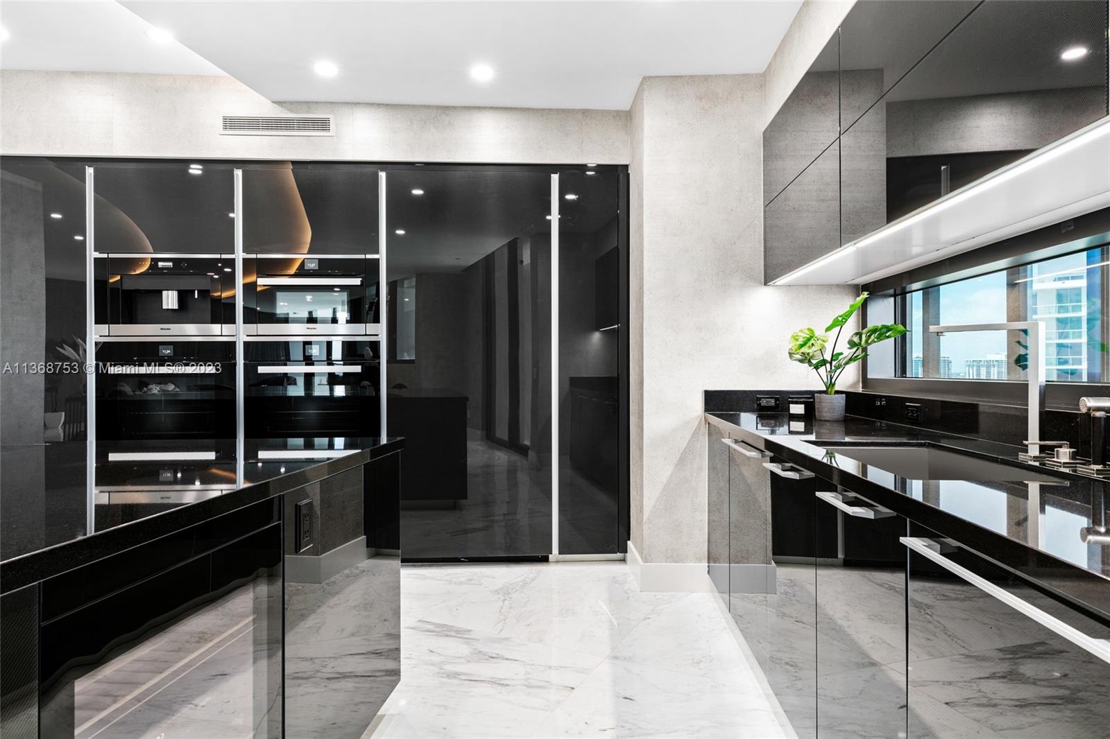 18555 COLLINS AVENUE COND - Residential