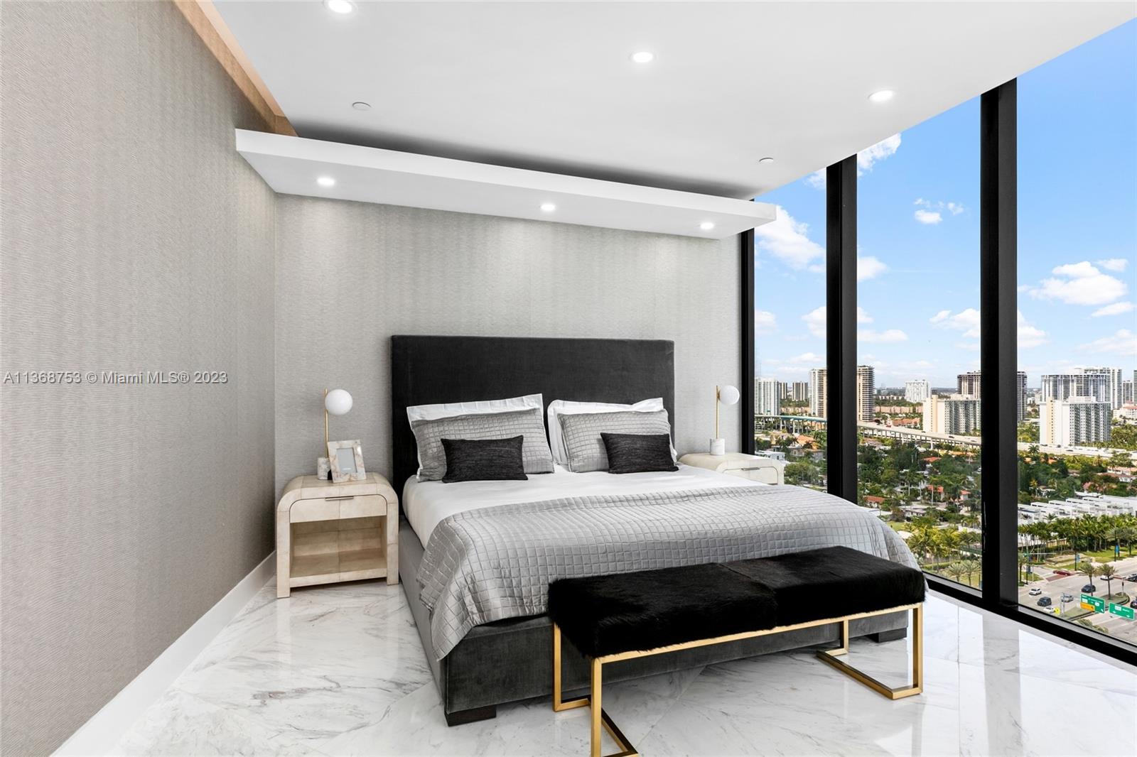 18555 COLLINS AVENUE COND - Residential