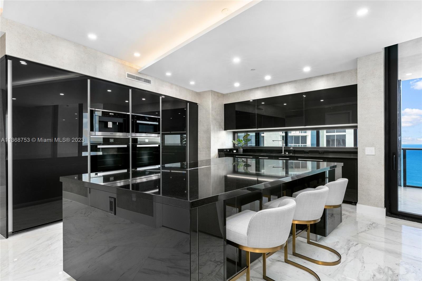 18555 COLLINS AVENUE COND - Residential