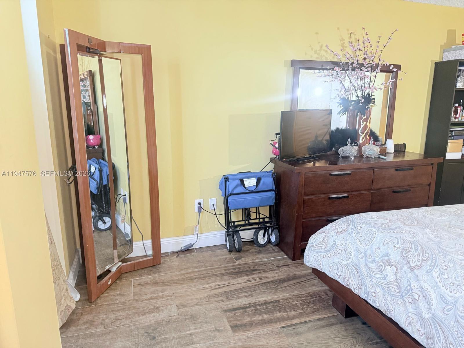 MADISON DOWNTOWN CONDO - Residential