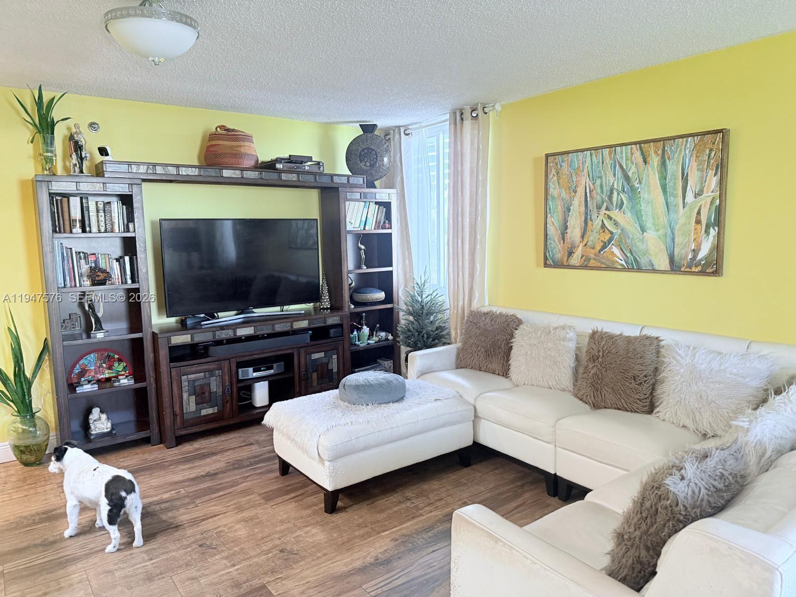 MADISON DOWNTOWN CONDO - Residential