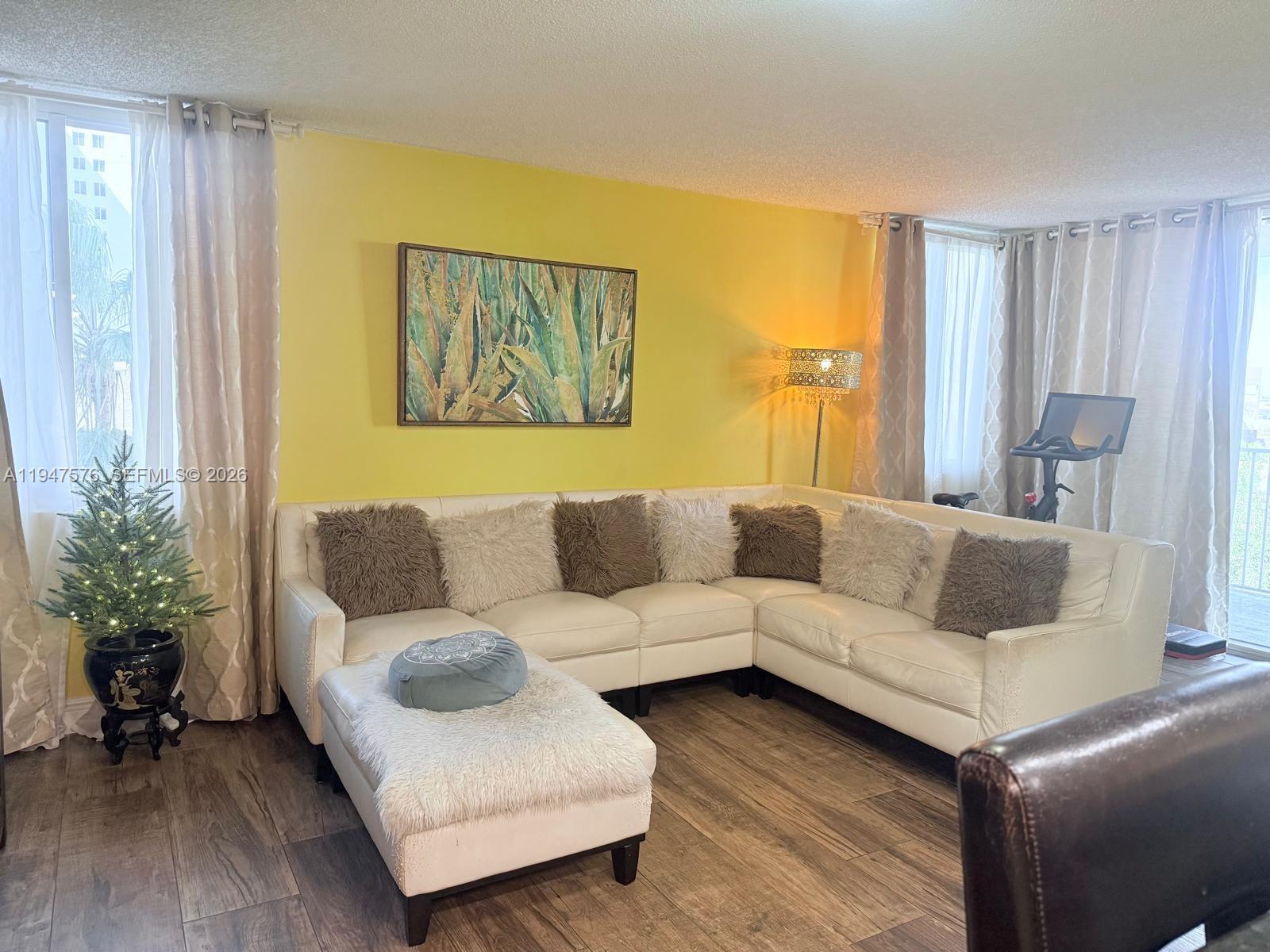 MADISON DOWNTOWN CONDO - Residential