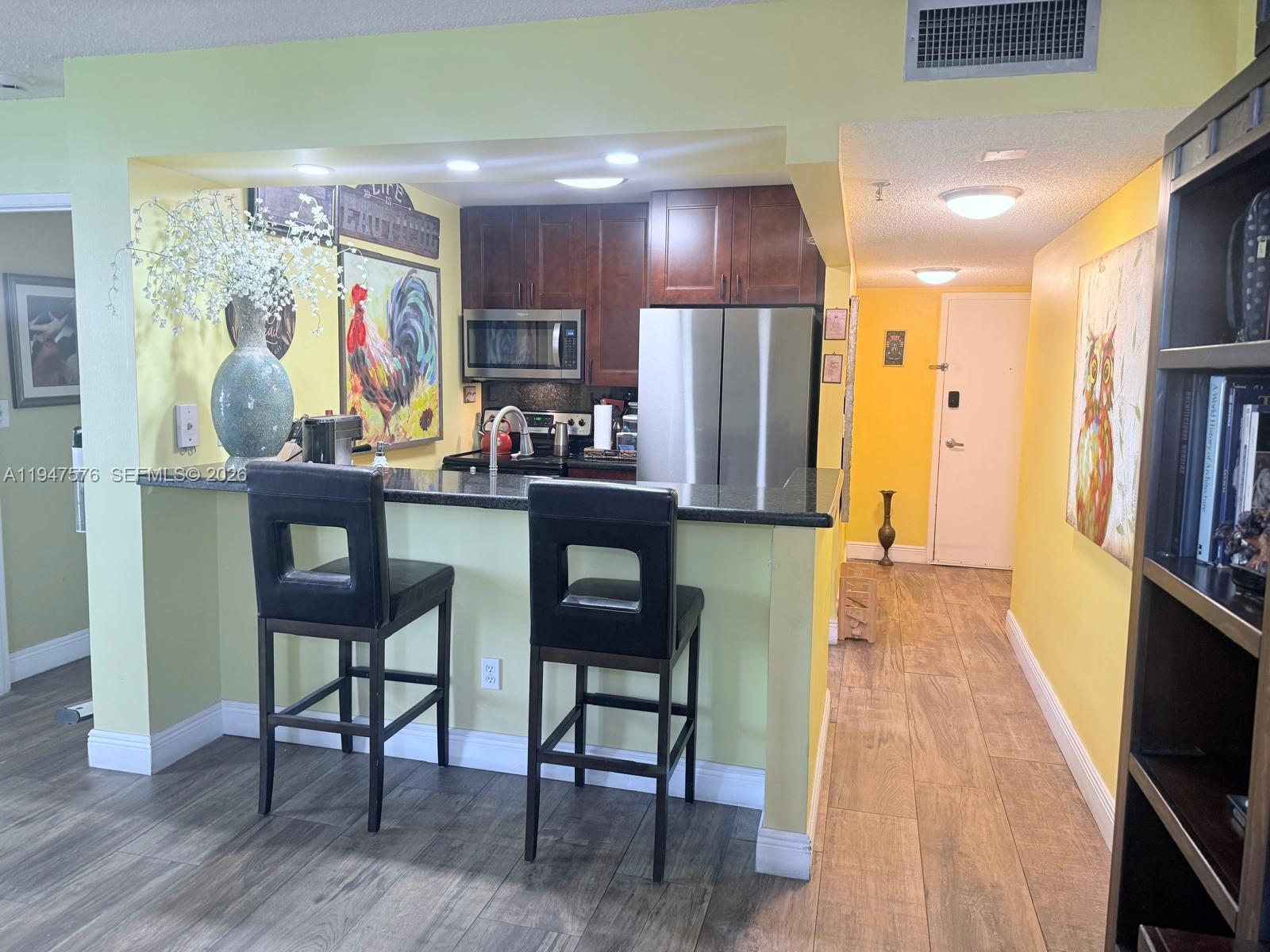 MADISON DOWNTOWN CONDO - Residential