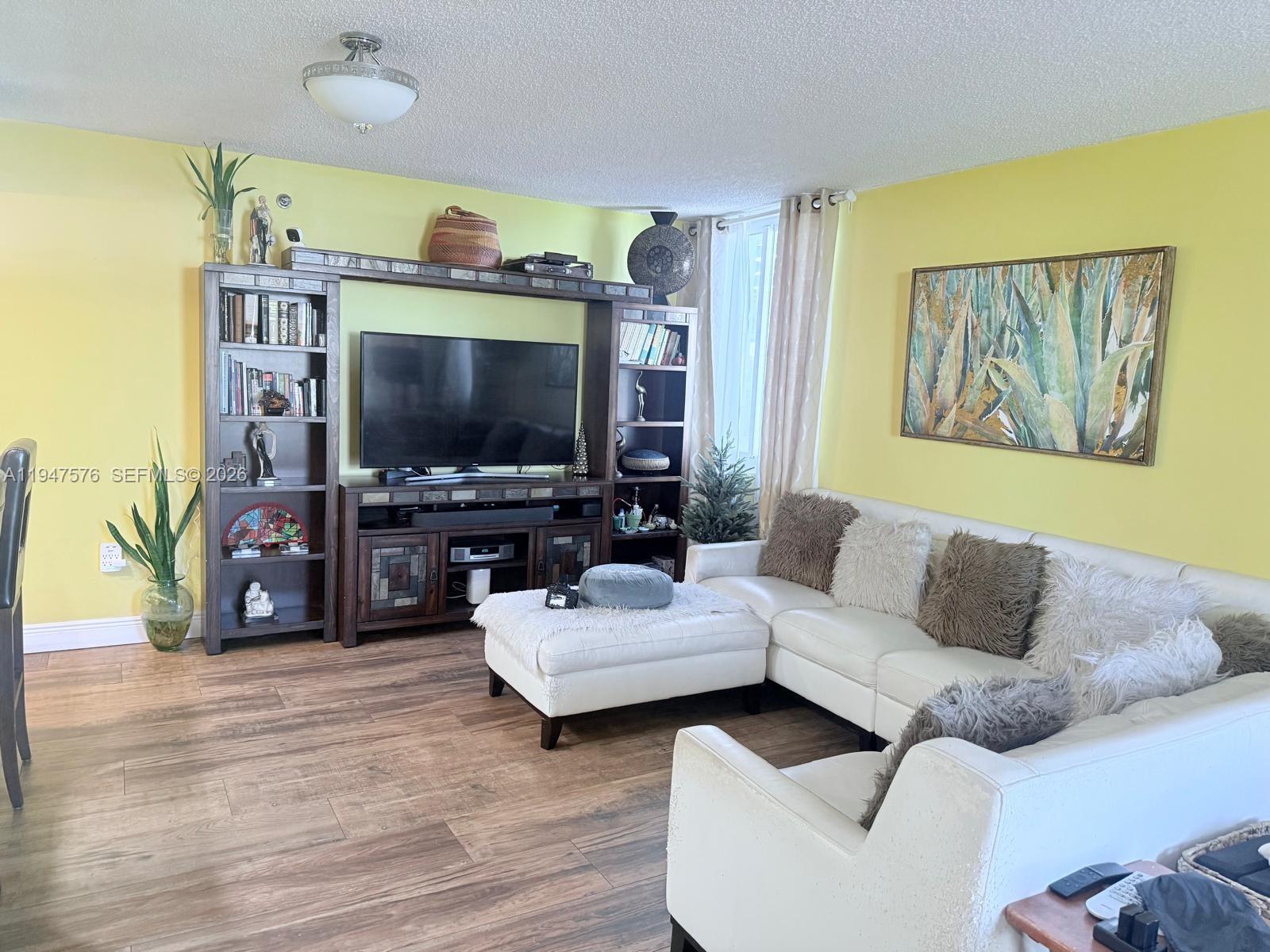 MADISON DOWNTOWN CONDO - Residential