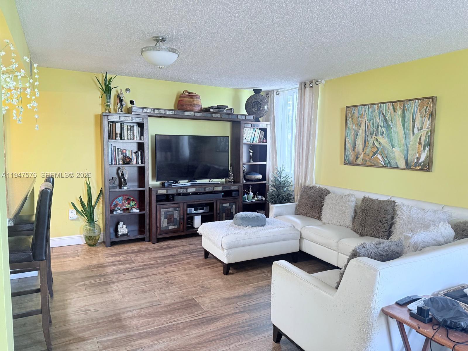 MADISON DOWNTOWN CONDO - Residential