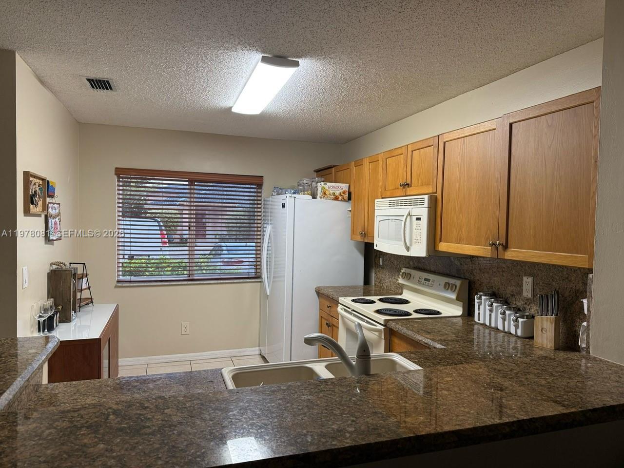 CHAPEL TRAIL II - Residential Lease