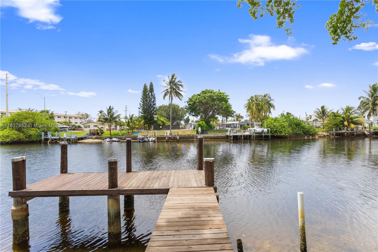 BOULEVARD PARK ISLES SEC - Residential