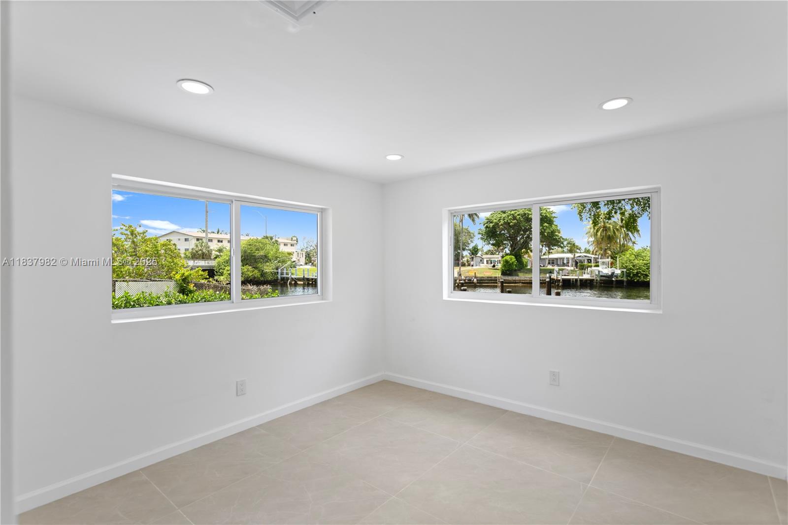 BOULEVARD PARK ISLES SEC - Residential