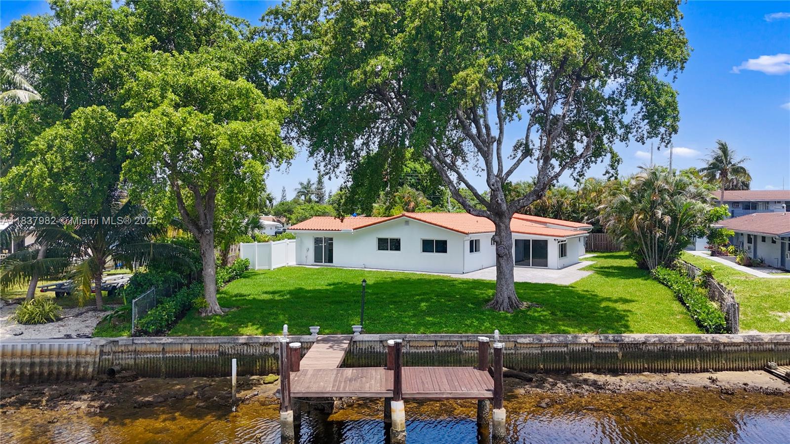 BOULEVARD PARK ISLES SEC - Residential