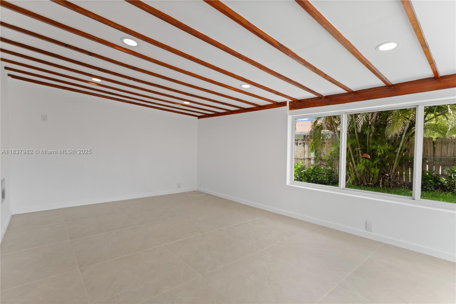 BOULEVARD PARK ISLES SEC - Residential