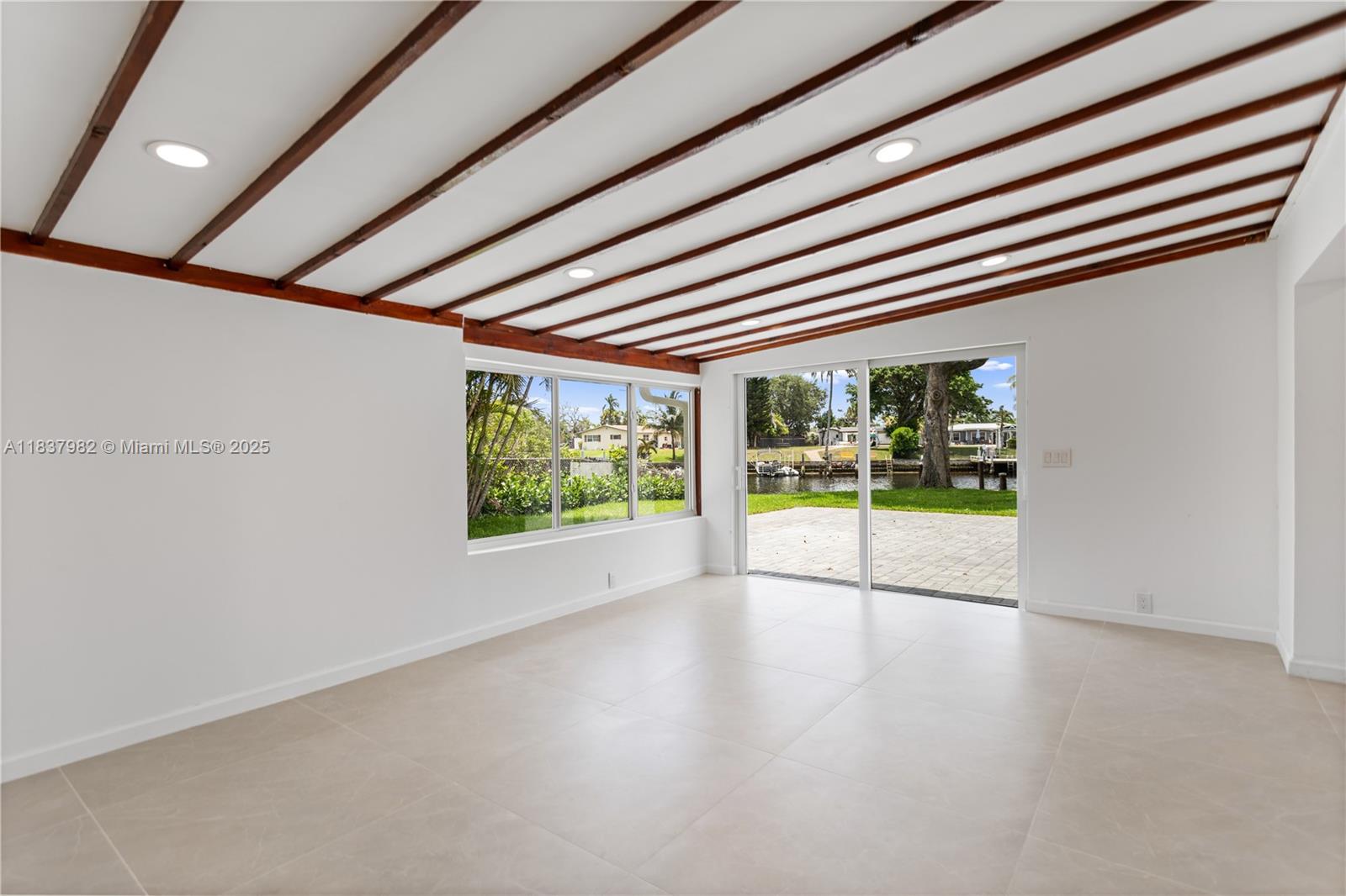 BOULEVARD PARK ISLES SEC - Residential