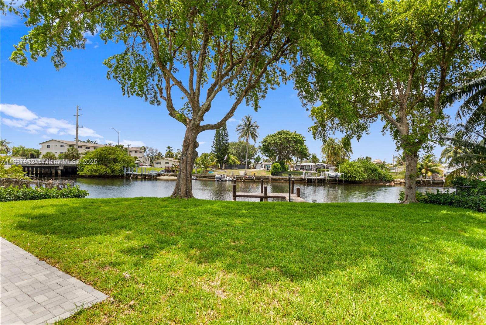 BOULEVARD PARK ISLES SEC - Residential