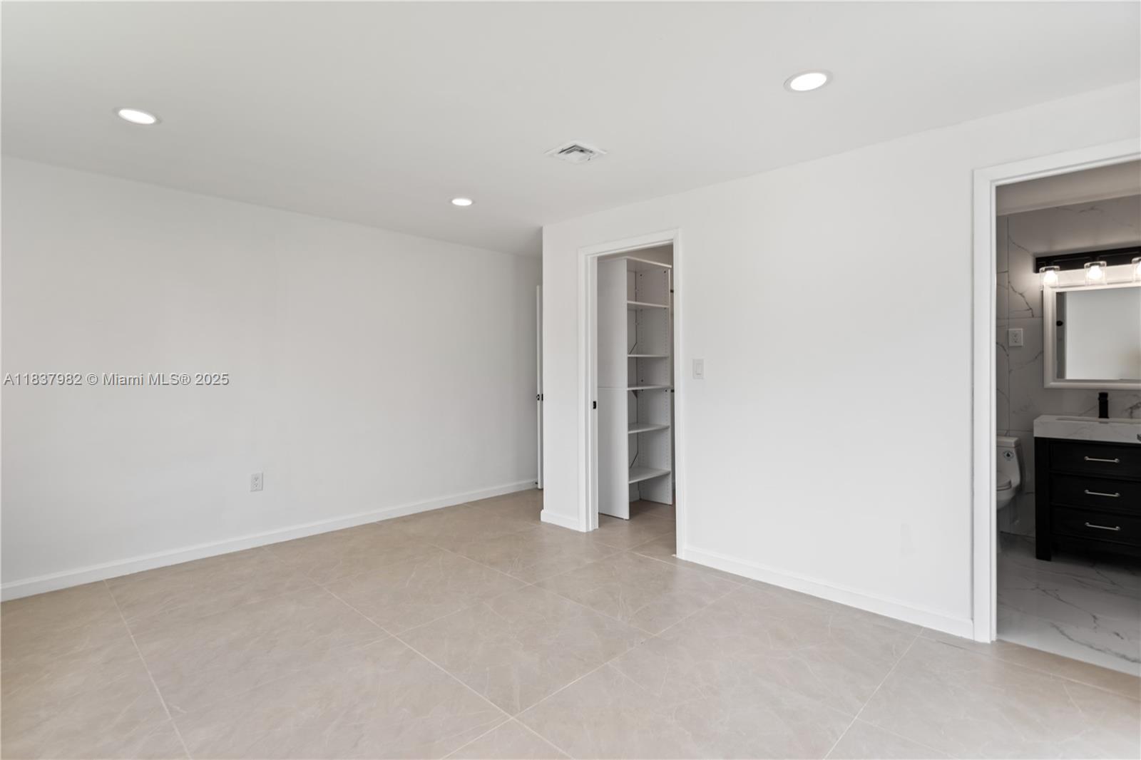 BOULEVARD PARK ISLES SEC - Residential