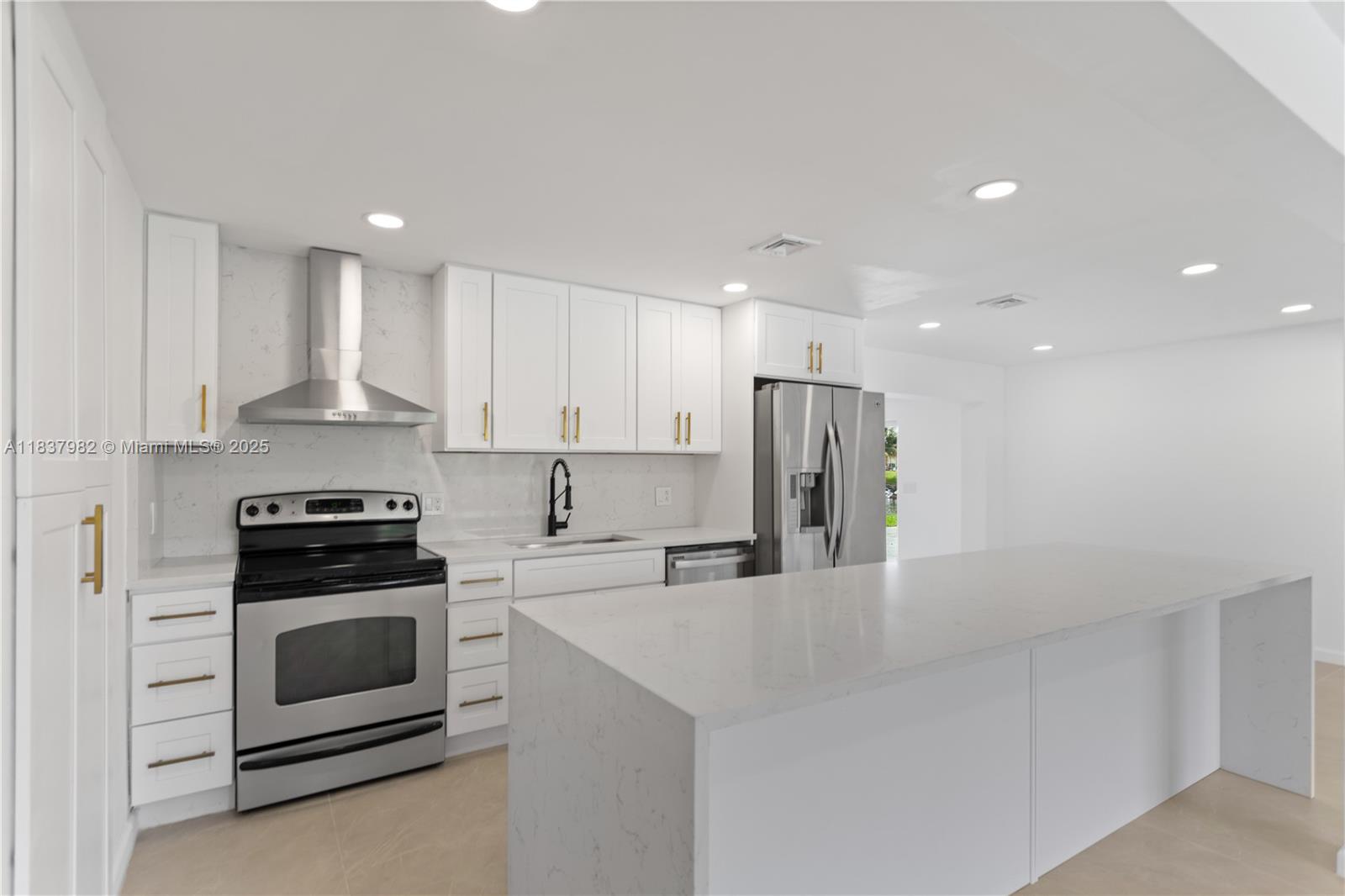 BOULEVARD PARK ISLES SEC - Residential