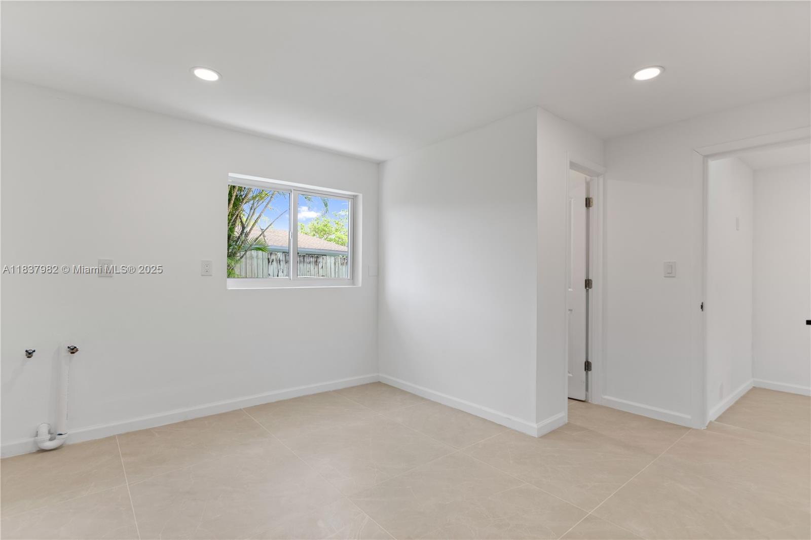 BOULEVARD PARK ISLES SEC - Residential