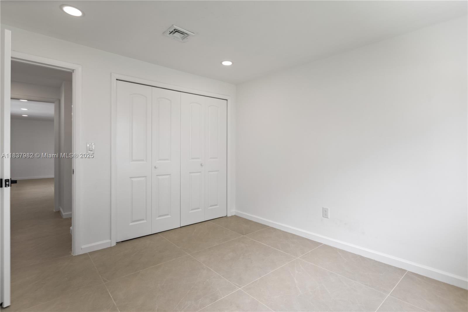 BOULEVARD PARK ISLES SEC - Residential