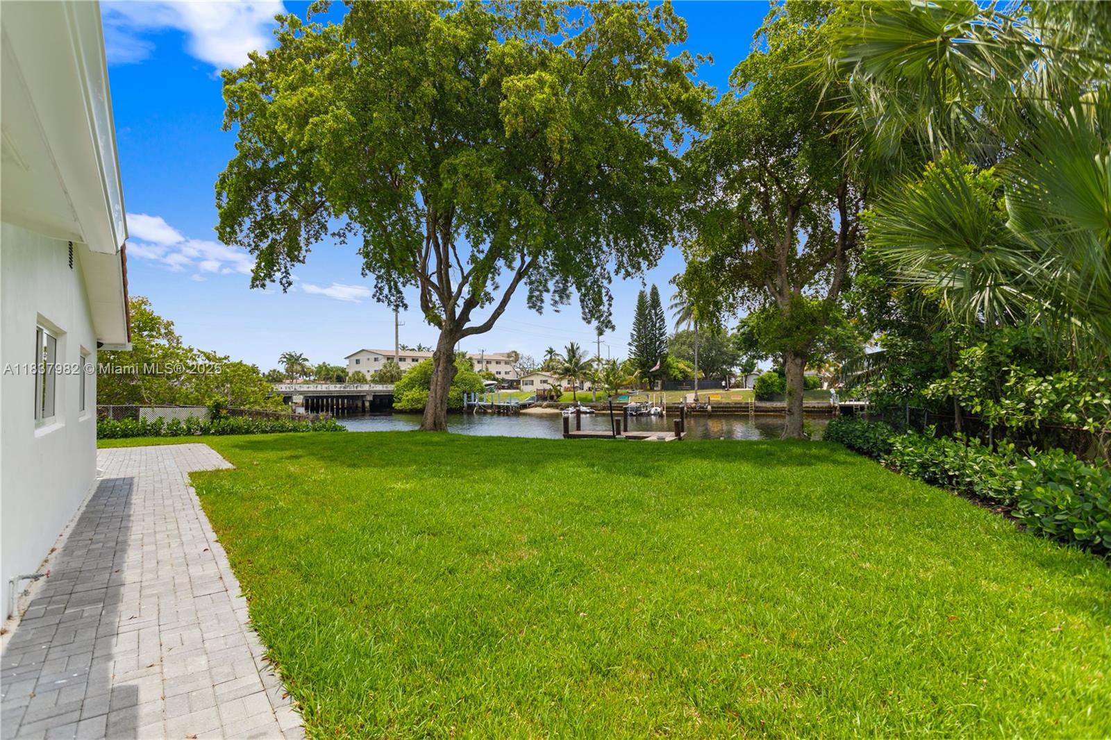 BOULEVARD PARK ISLES SEC - Residential