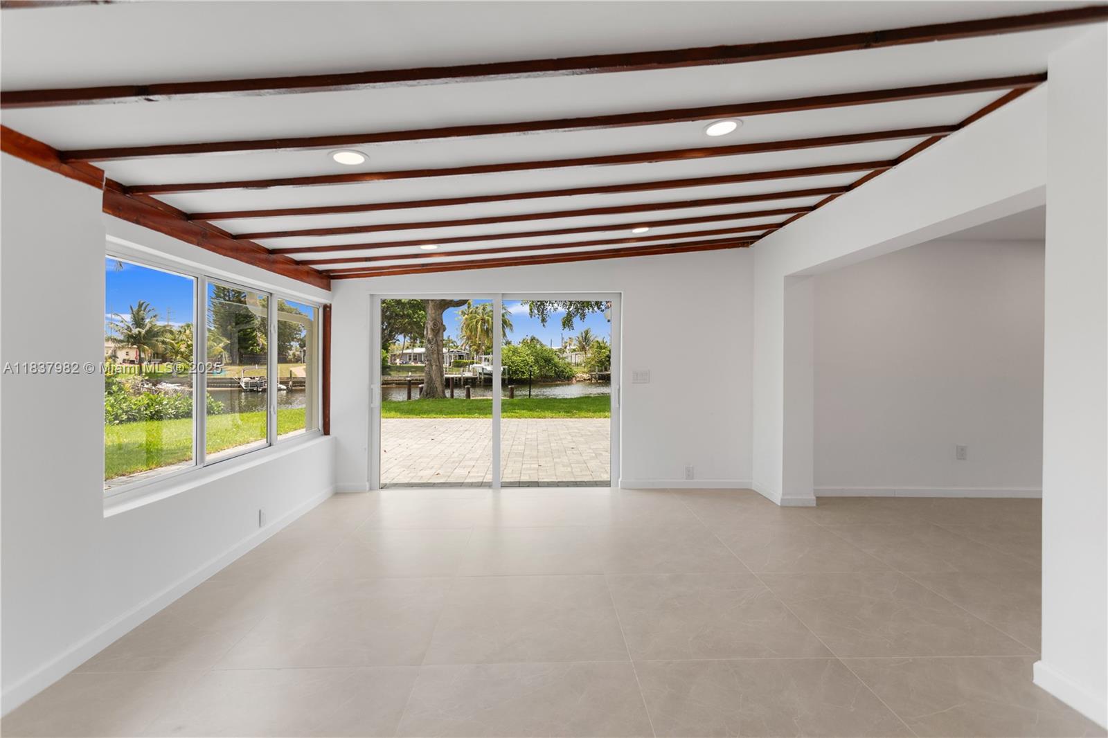 BOULEVARD PARK ISLES SEC - Residential