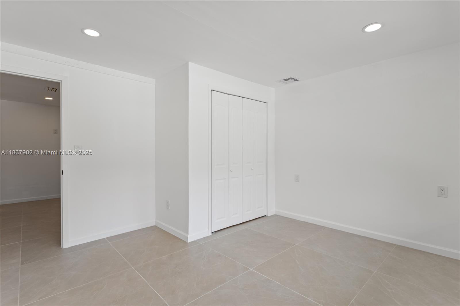 BOULEVARD PARK ISLES SEC - Residential