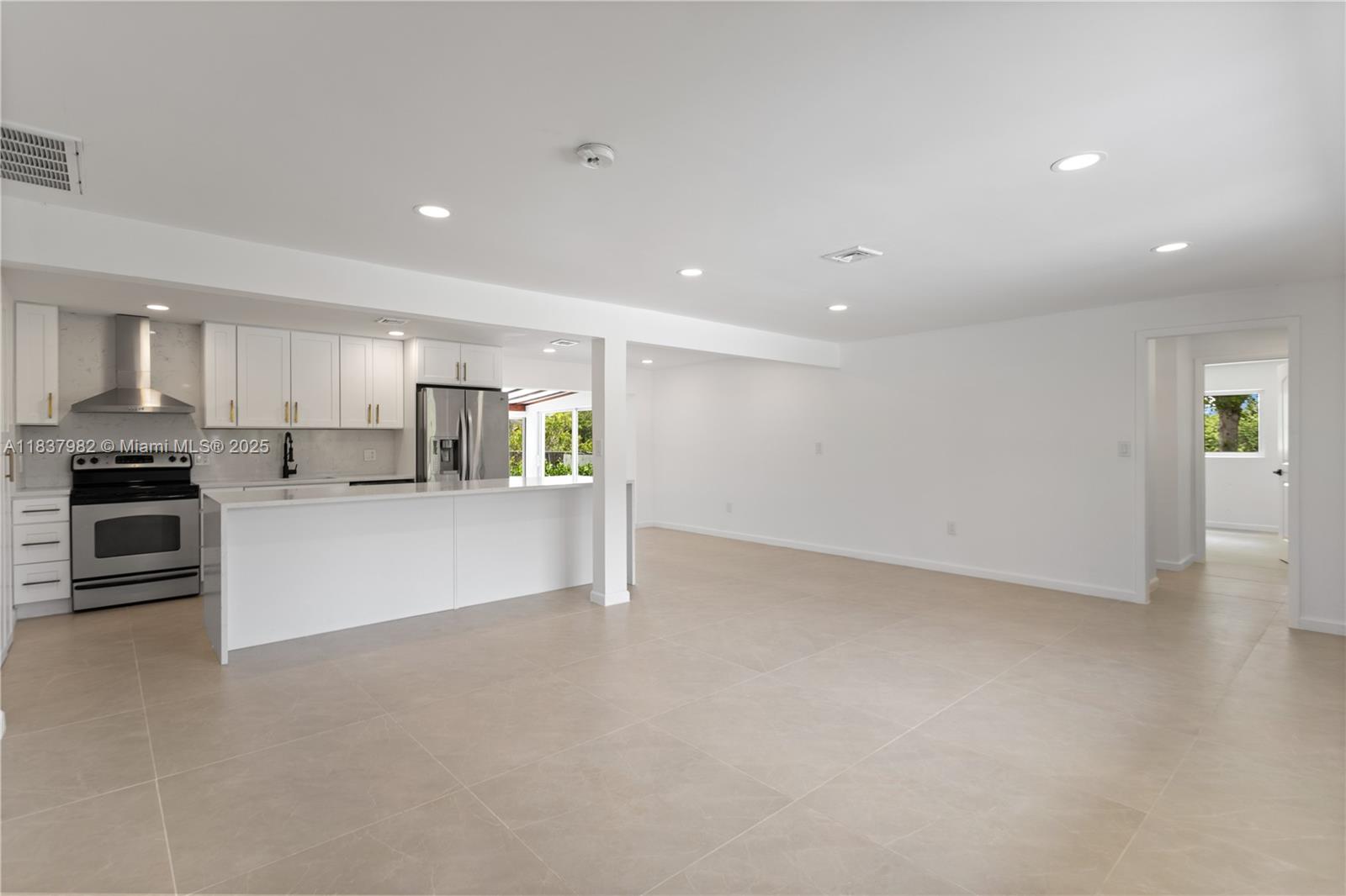 BOULEVARD PARK ISLES SEC - Residential