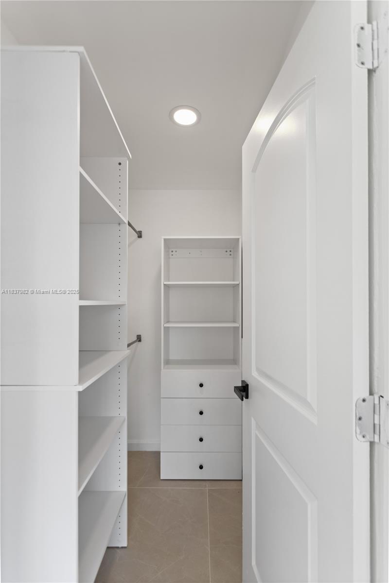 BOULEVARD PARK ISLES SEC - Residential