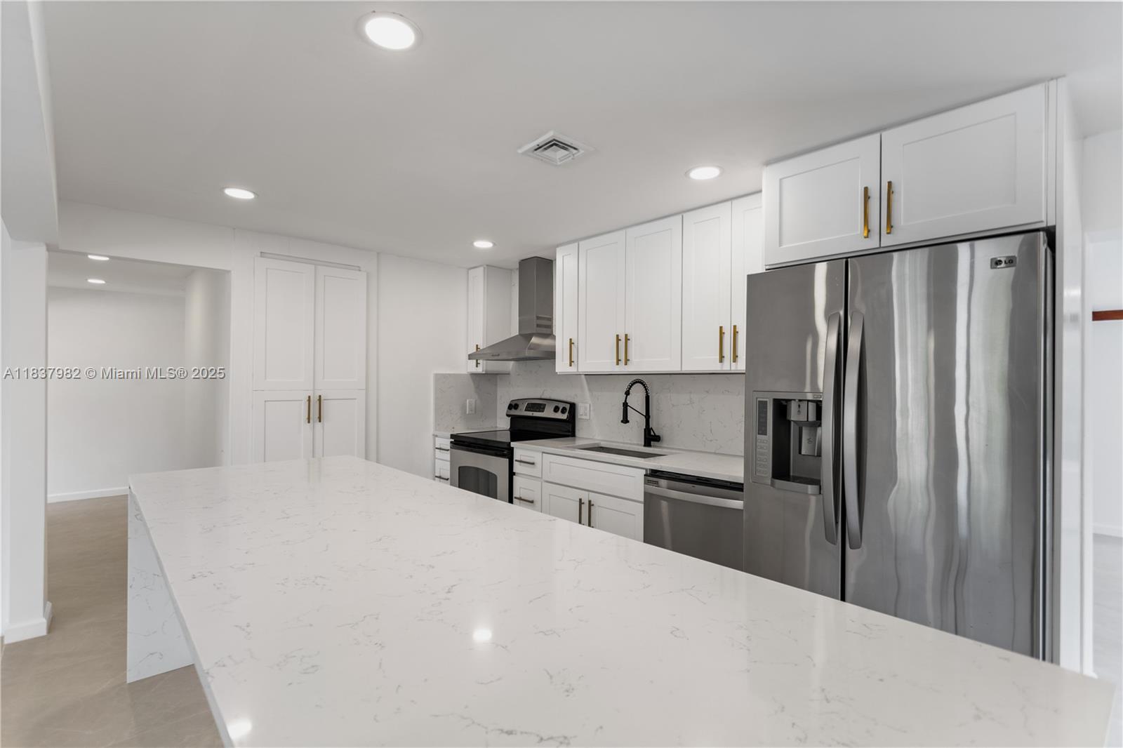 BOULEVARD PARK ISLES SEC - Residential