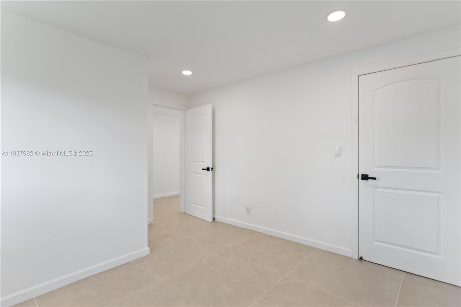 BOULEVARD PARK ISLES SEC - Residential