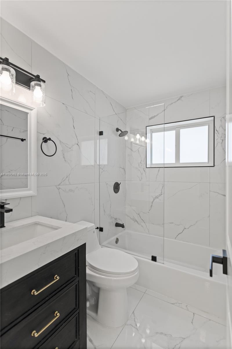 BOULEVARD PARK ISLES SEC - Residential