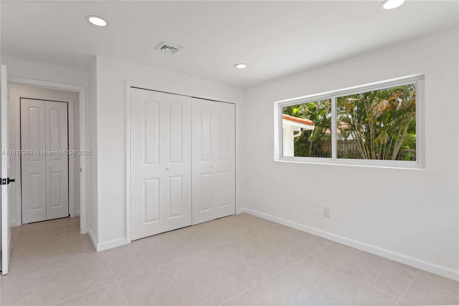 BOULEVARD PARK ISLES SEC - Residential