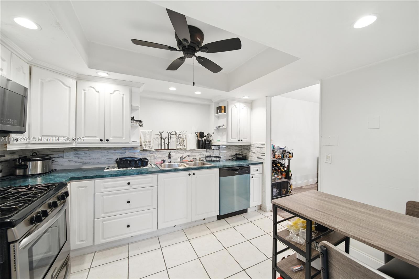 SUNRISE GOLF VILLAGE - Residential