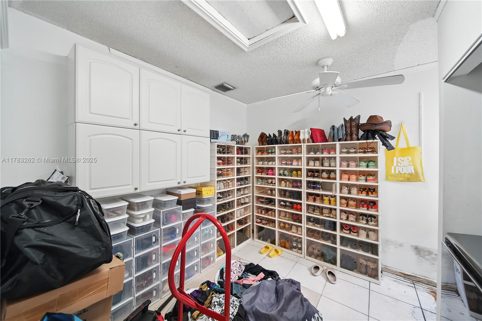 SUNRISE GOLF VILLAGE - Residential