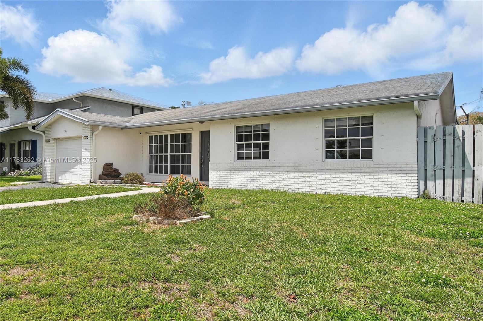 SUNRISE GOLF VILLAGE - Residential