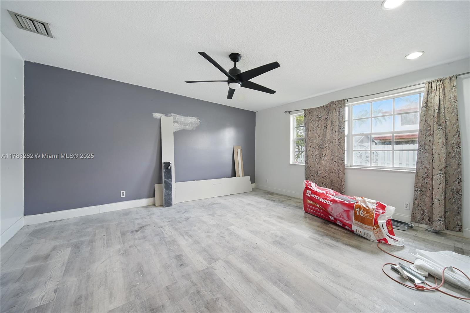 SUNRISE GOLF VILLAGE - Residential