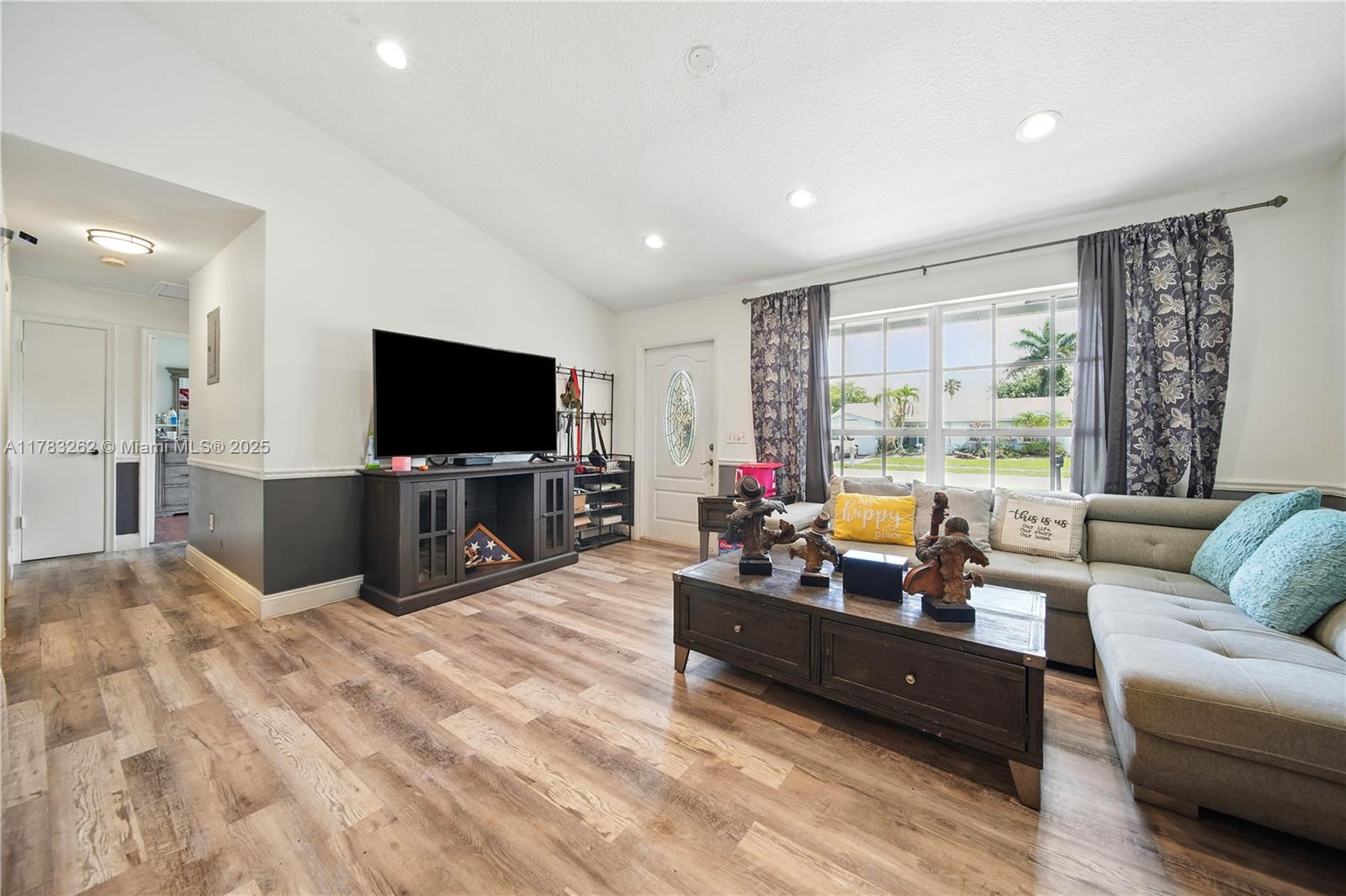 SUNRISE GOLF VILLAGE - Residential