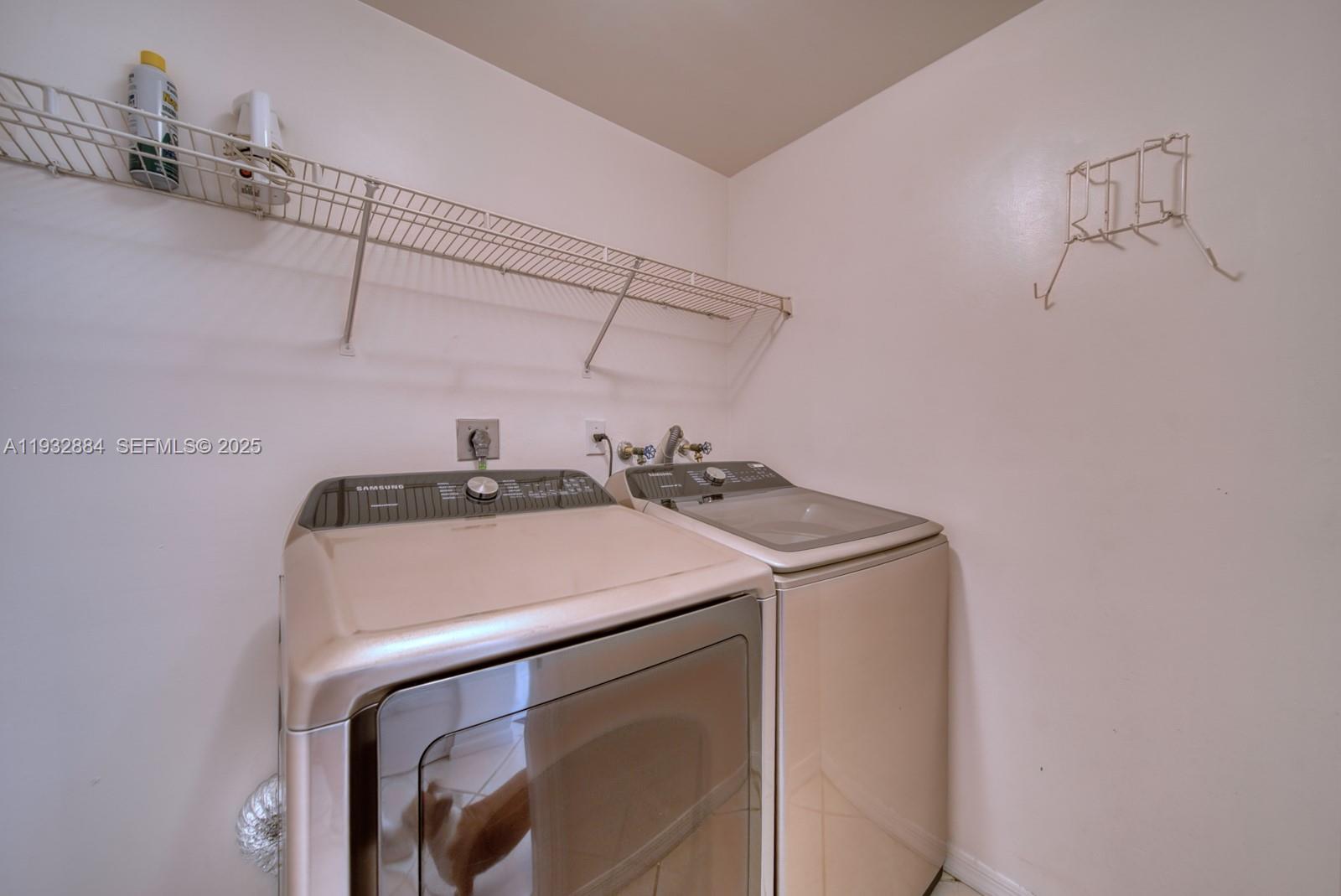 FOREST LAKES ESTATES SEC - Residential