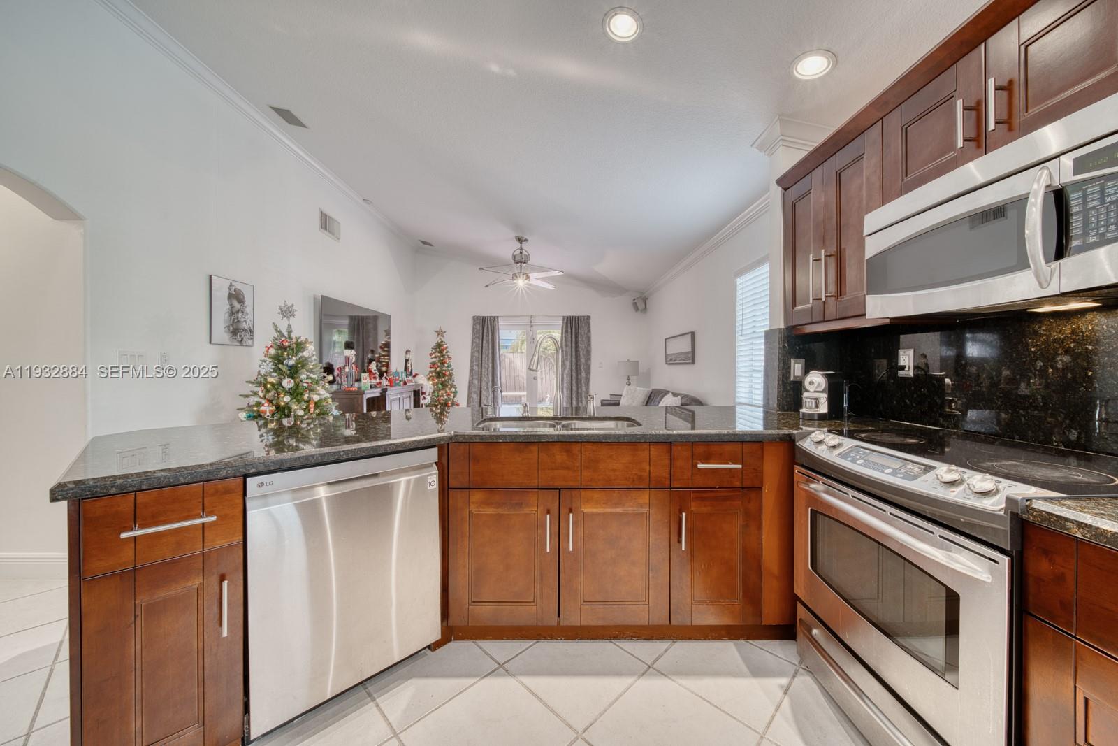 FOREST LAKES ESTATES SEC - Residential