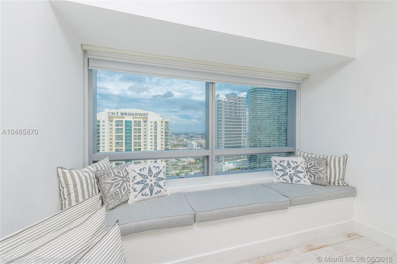 MILLENNIUM TOWER - Residential