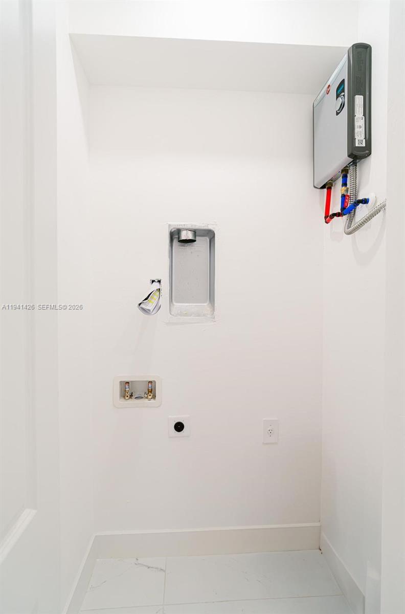 LEHIGH ESTATES - Residential Income