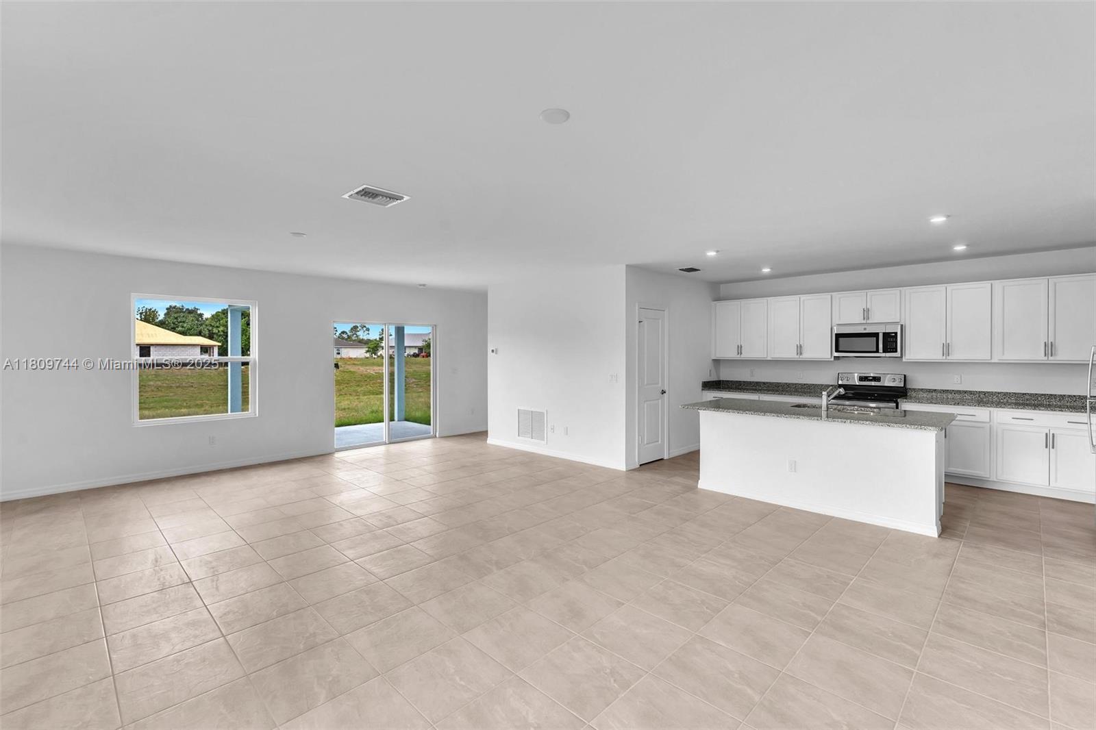 PORT ST LUCIE SECTION 33 - Residential