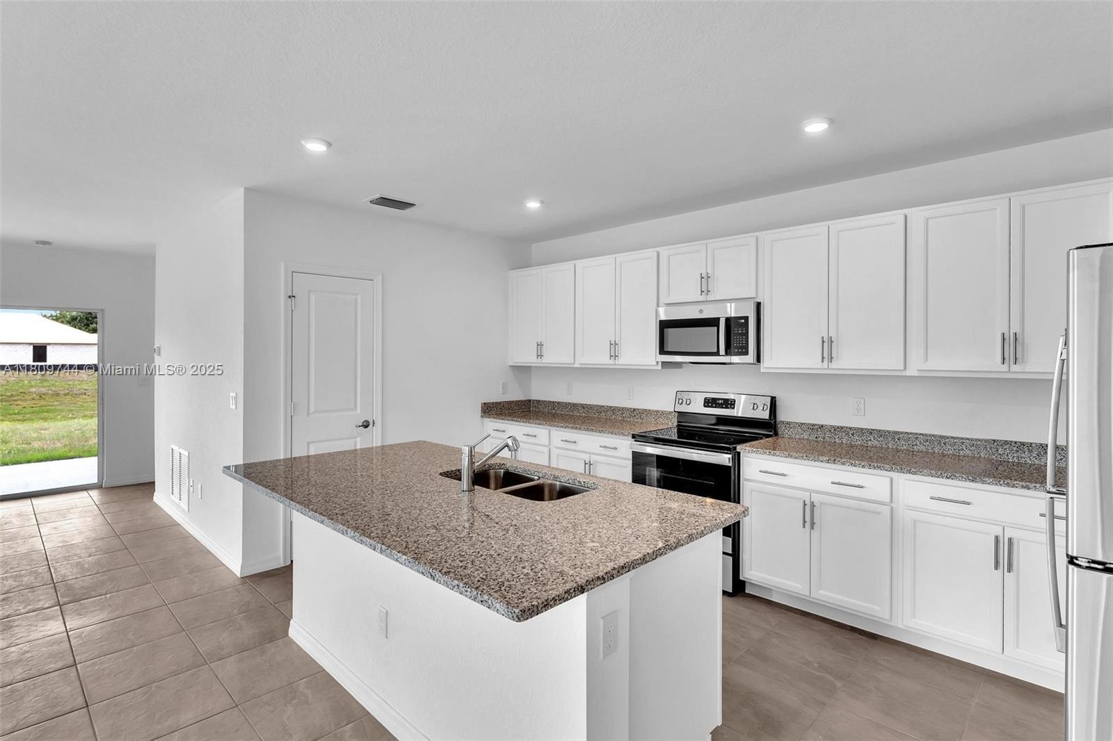 PORT ST LUCIE SECTION 33 - Residential