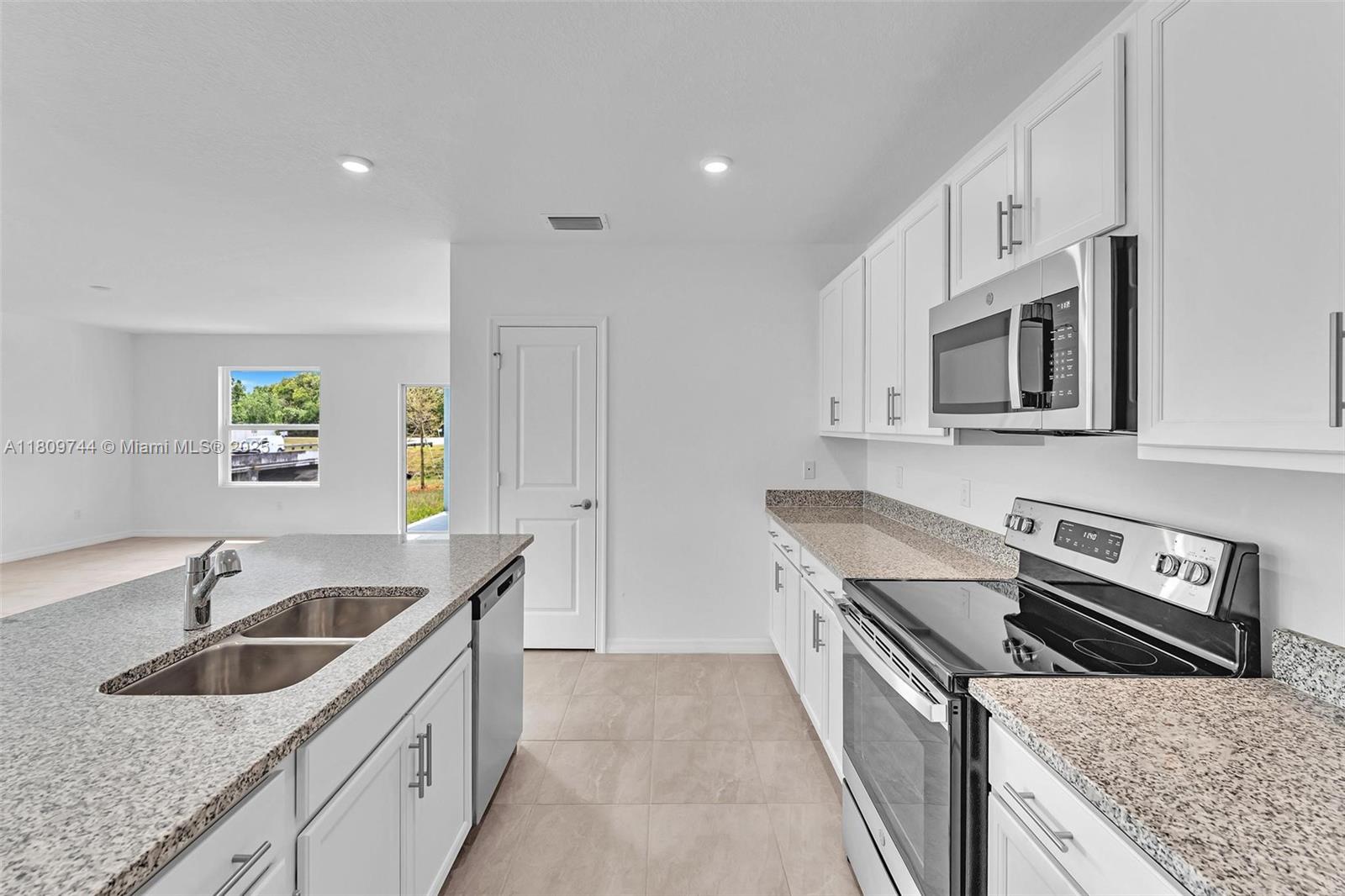 PORT ST LUCIE SECTION 33 - Residential