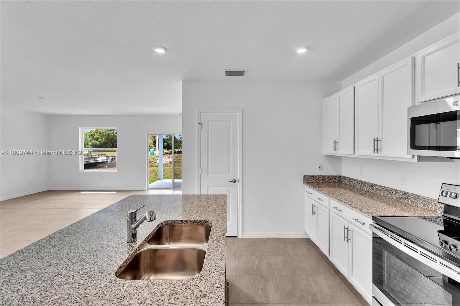 PORT ST LUCIE SECTION 33 - Residential