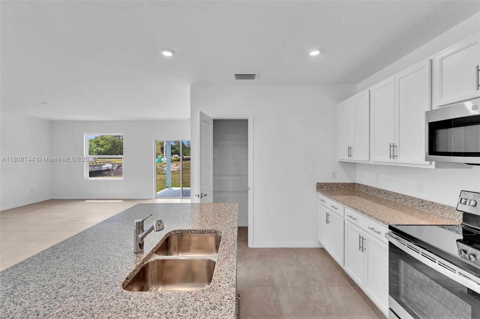 PORT ST LUCIE SECTION 33 - Residential