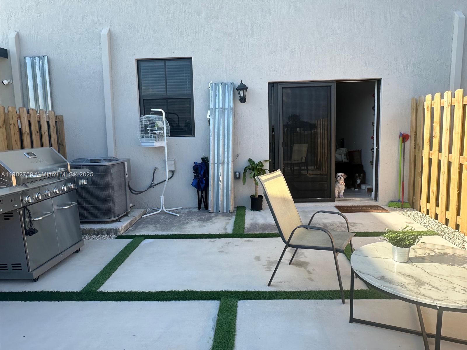 MIAMI LAND AND DEVELOPMEN - Residential Lease