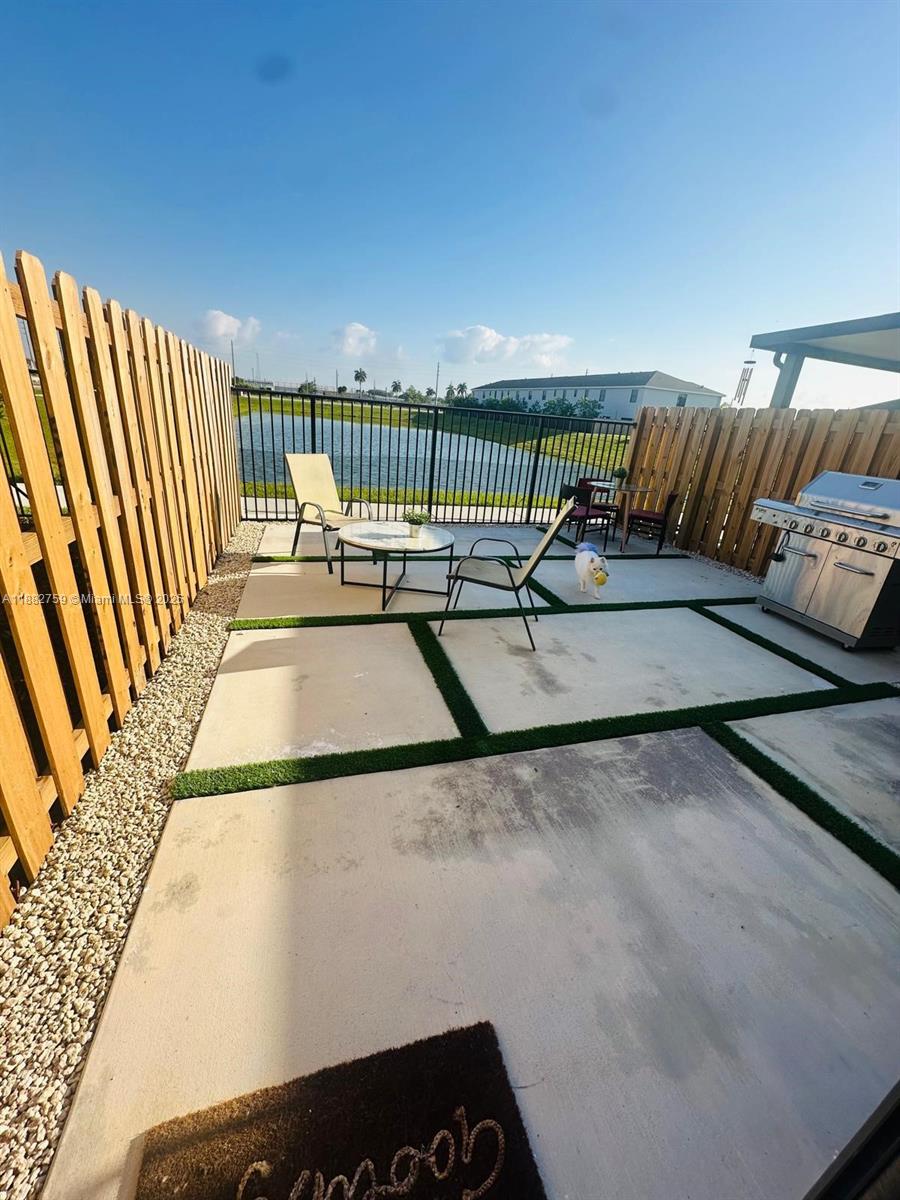 MIAMI LAND AND DEVELOPMEN - Residential Lease