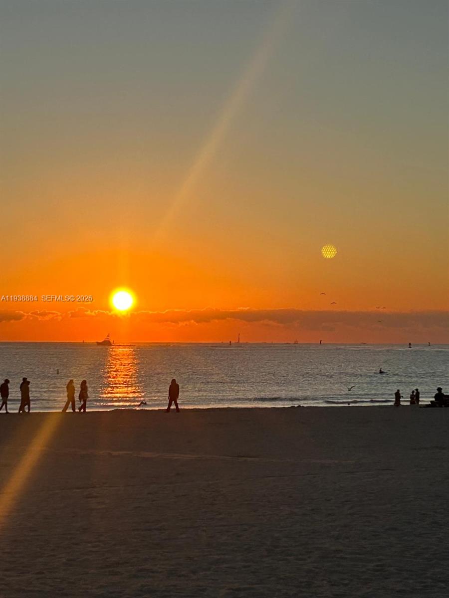 ELISA CONDO - Residential