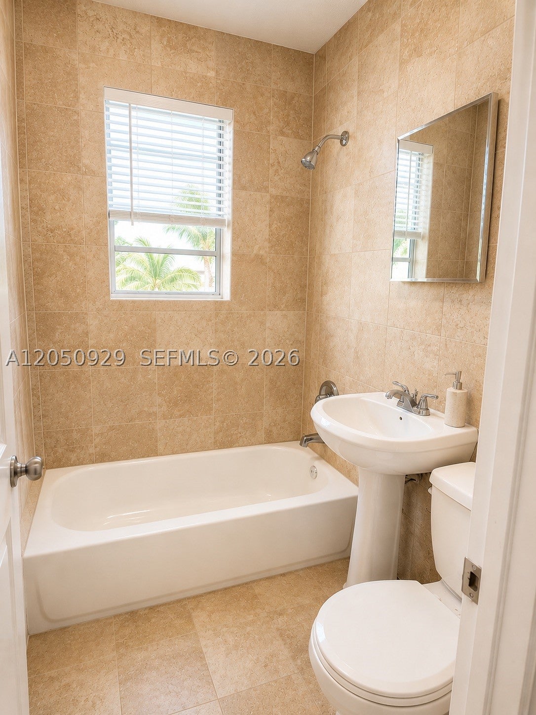 1319 Meridian Ave 208