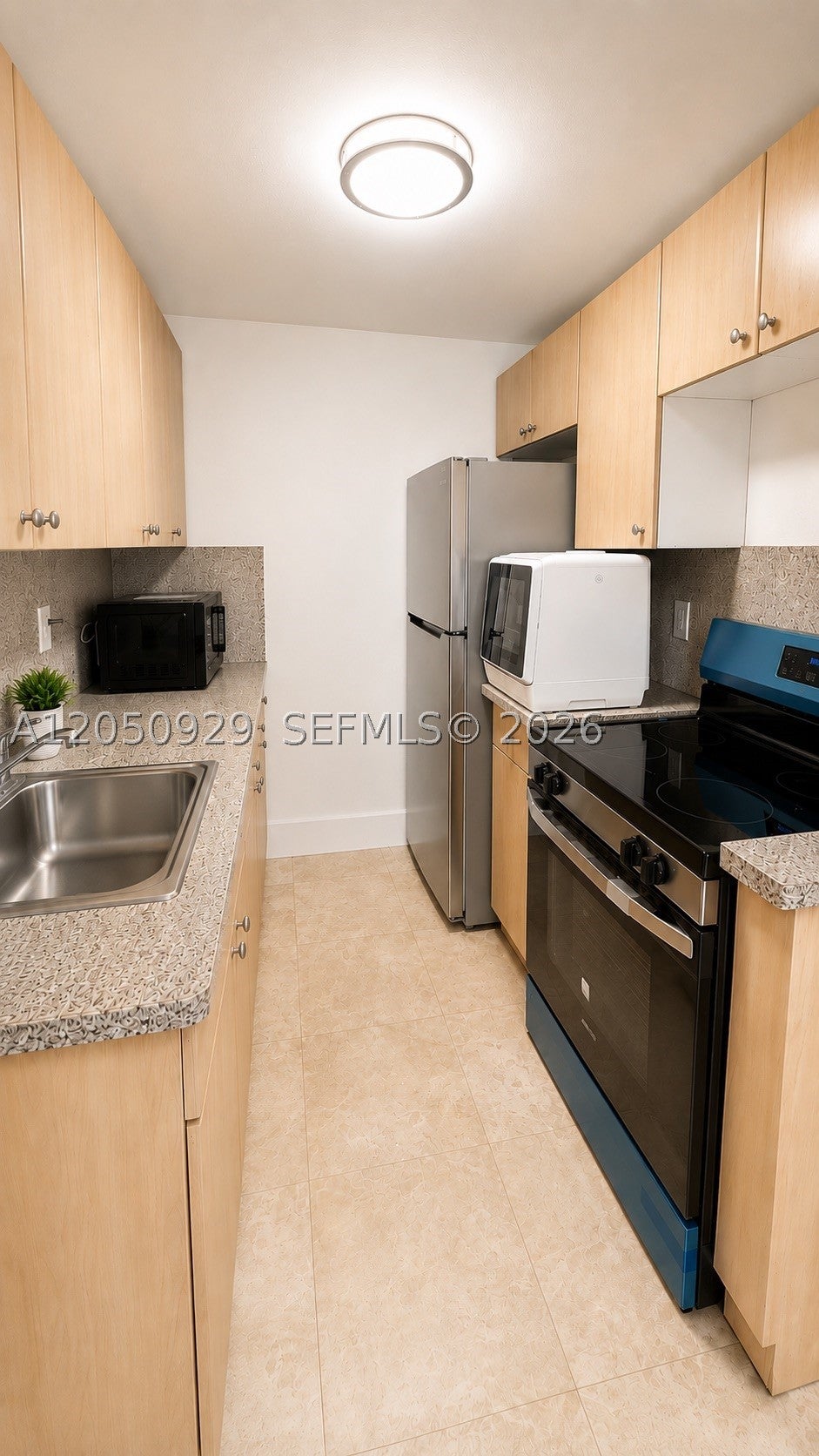 1319 Meridian Ave 208