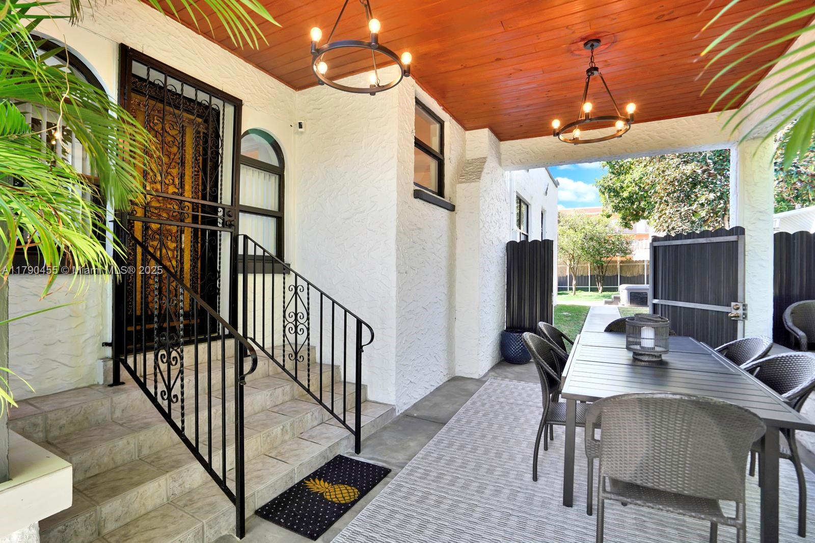 318 SW 16th Ave